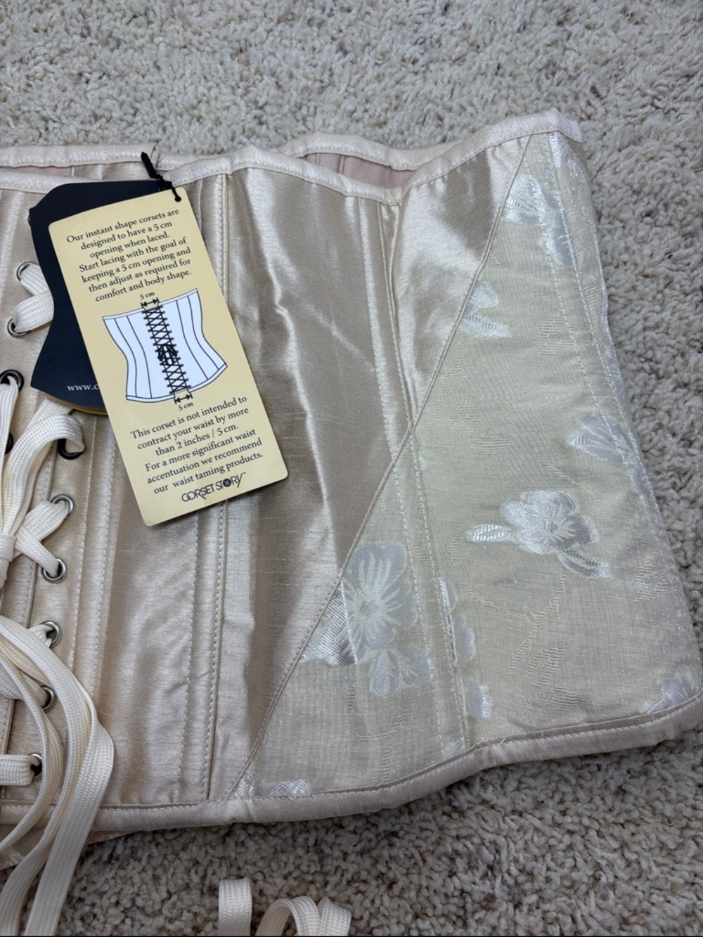 NWT Corset Story Ivory White Floral Lace-Up Waist Cinch Corset size 20 22 - Picture 2 of 6